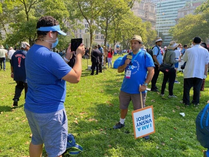 Heroes David Friend with 1010 Wins